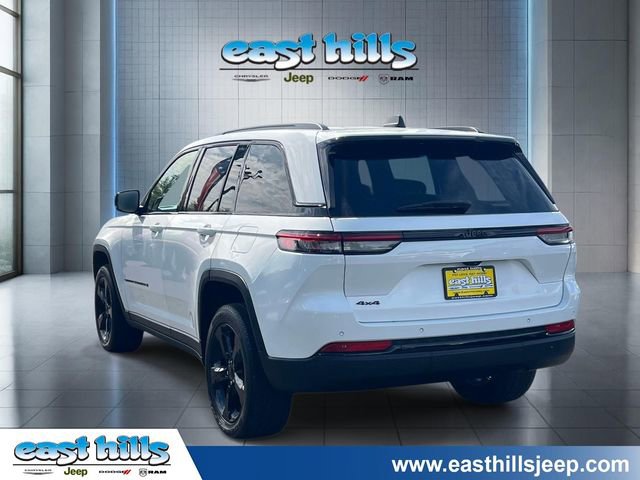 Certified 2023 Jeep Grand Cherokee Altitude AWD/4WD image 4