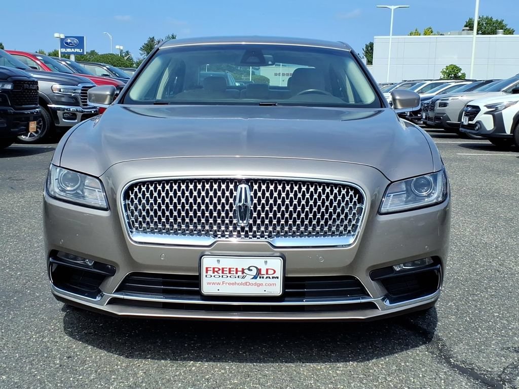 Used 2019 Lincoln Continental Select AWD/4WD image 2