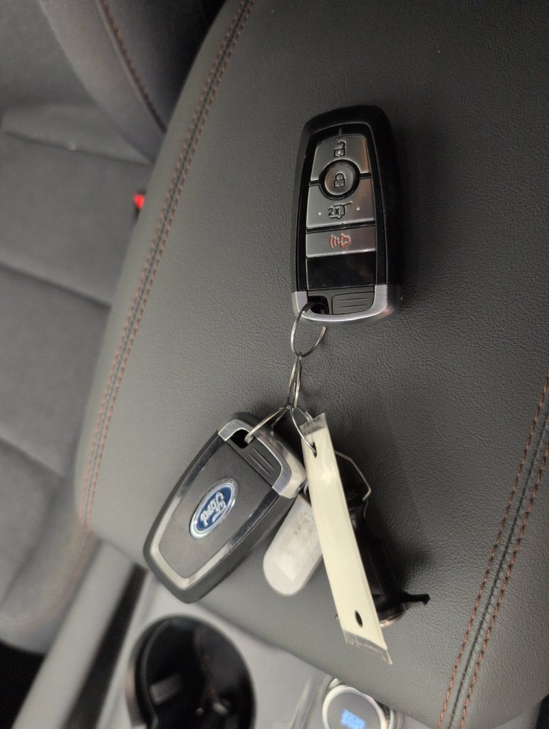 Used 2026 Ford Explorer Active RWD image 32