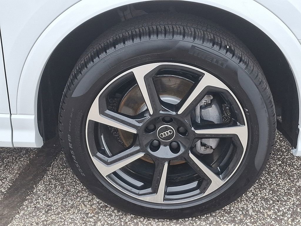 Certified 2025 Audi Q3 2.0T Premium Plus w/ Premium Plus Package image 8