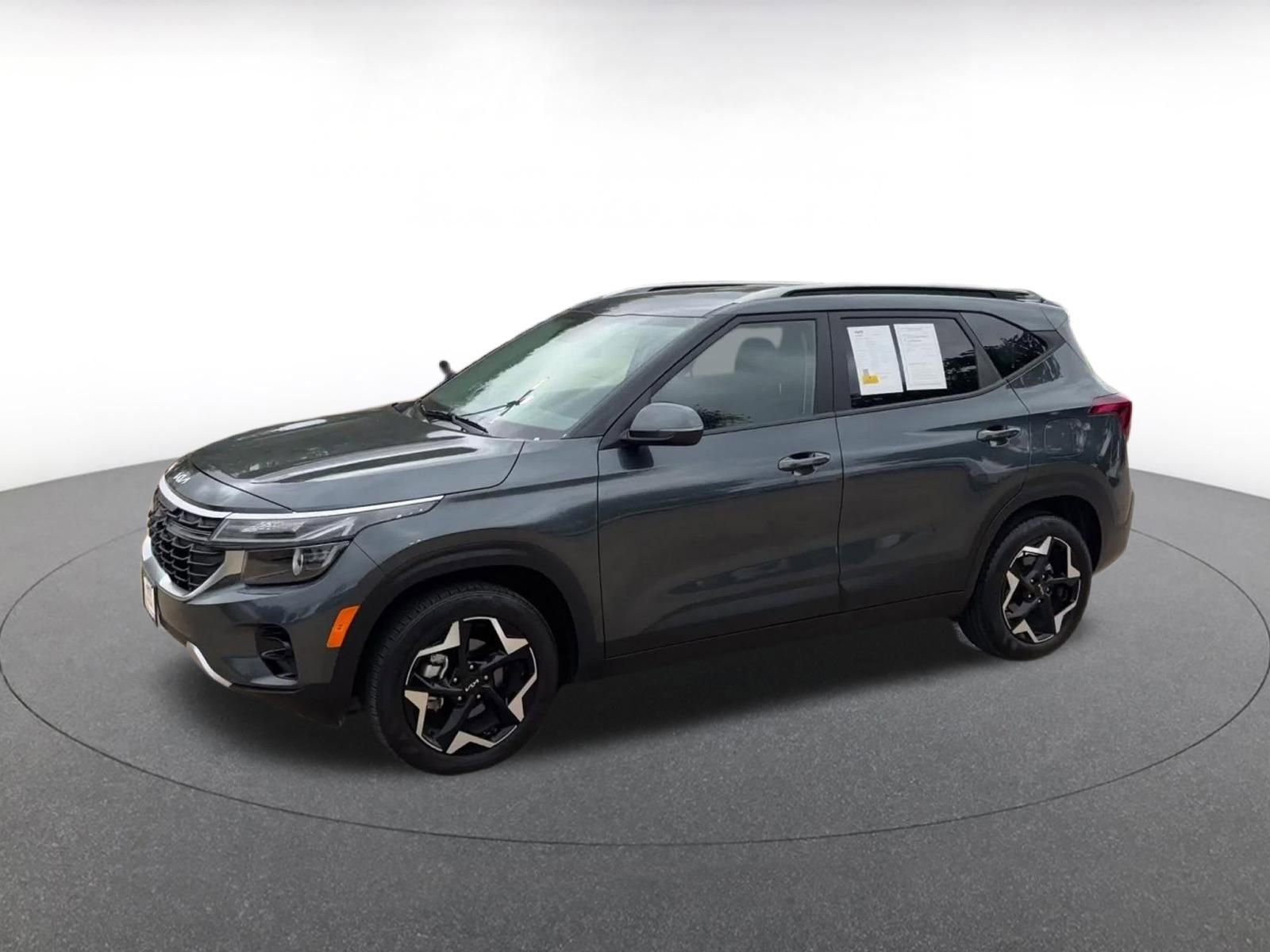 Used 2025 Kia Seltos S image 8