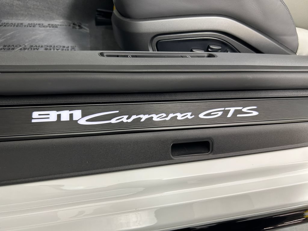 Certified 2025 Porsche 911 Carrera GTS RWD image 15