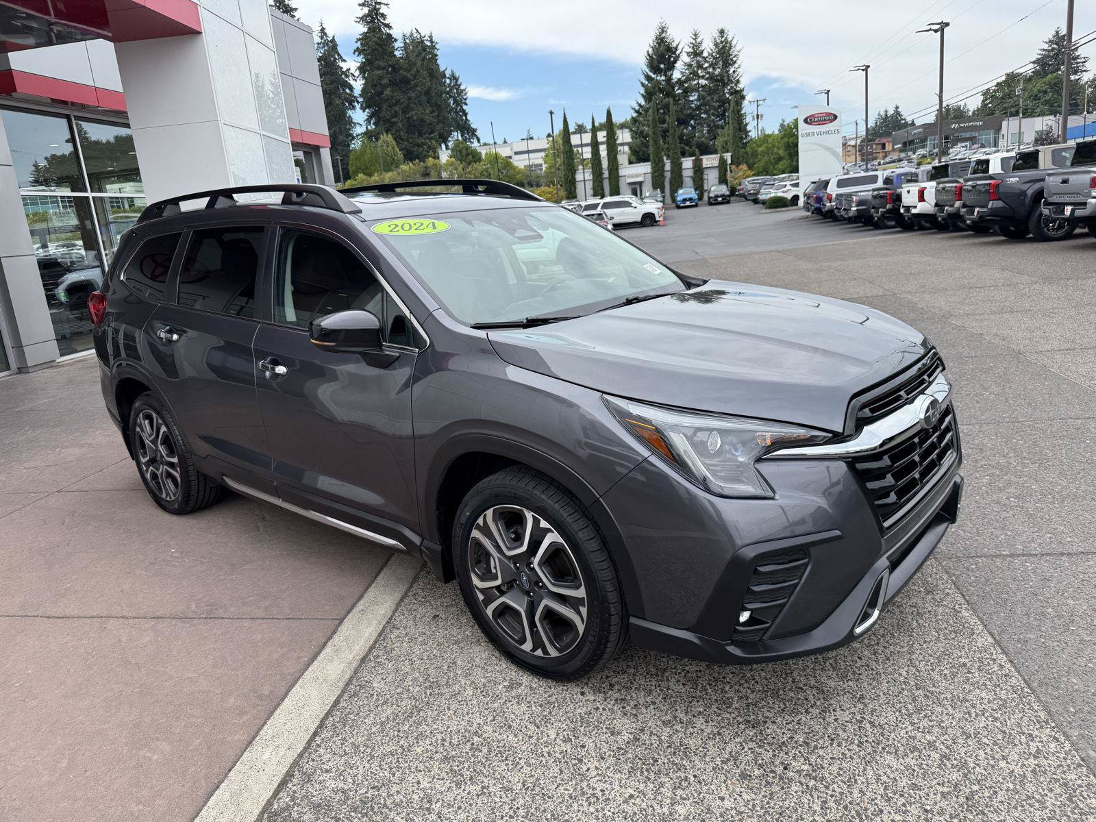 Used 2024 Subaru Ascent Touring w/ Popular Package #2 AWD/4WD image 8