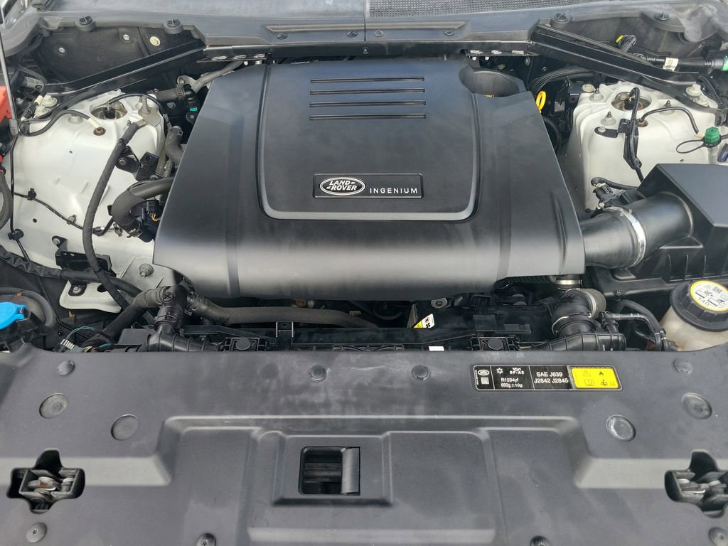 Used 2021 Land Rover Defender 110 image 39