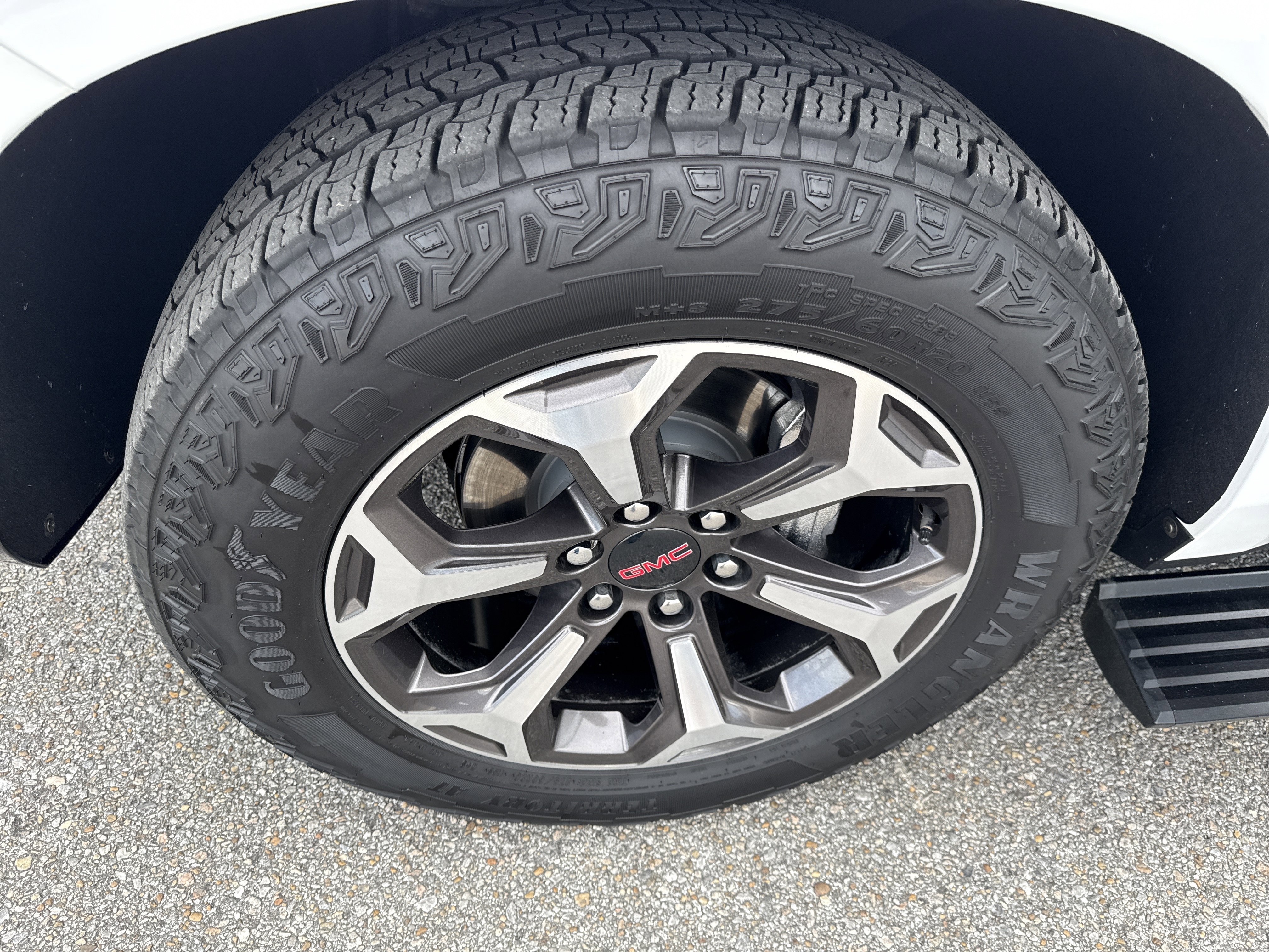 Used 2025 GMC Yukon AT4 Ultimate w/ LPO, Floor Liner Package image 9