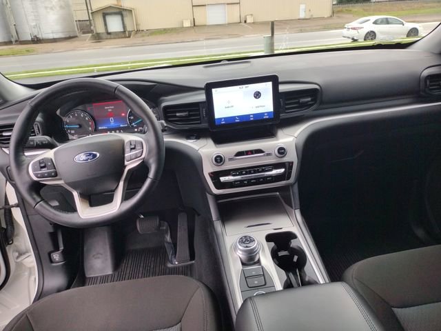 Used 2022 Ford Explorer XLT image 14