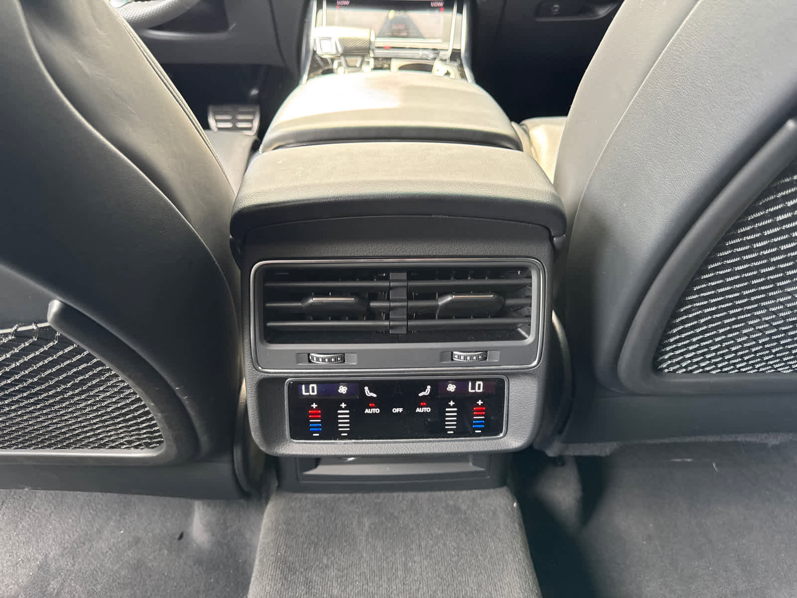Used 2023 Audi RS Q8 w/ Black Optic Package AWD/4WD image 29