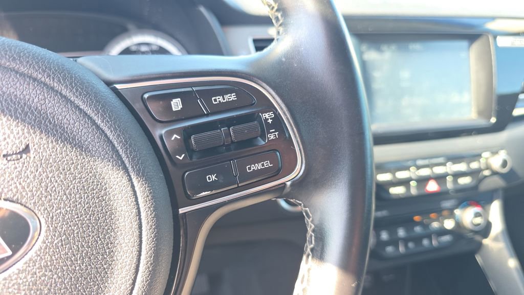 Used 2018 Kia Niro EX FWD image 24