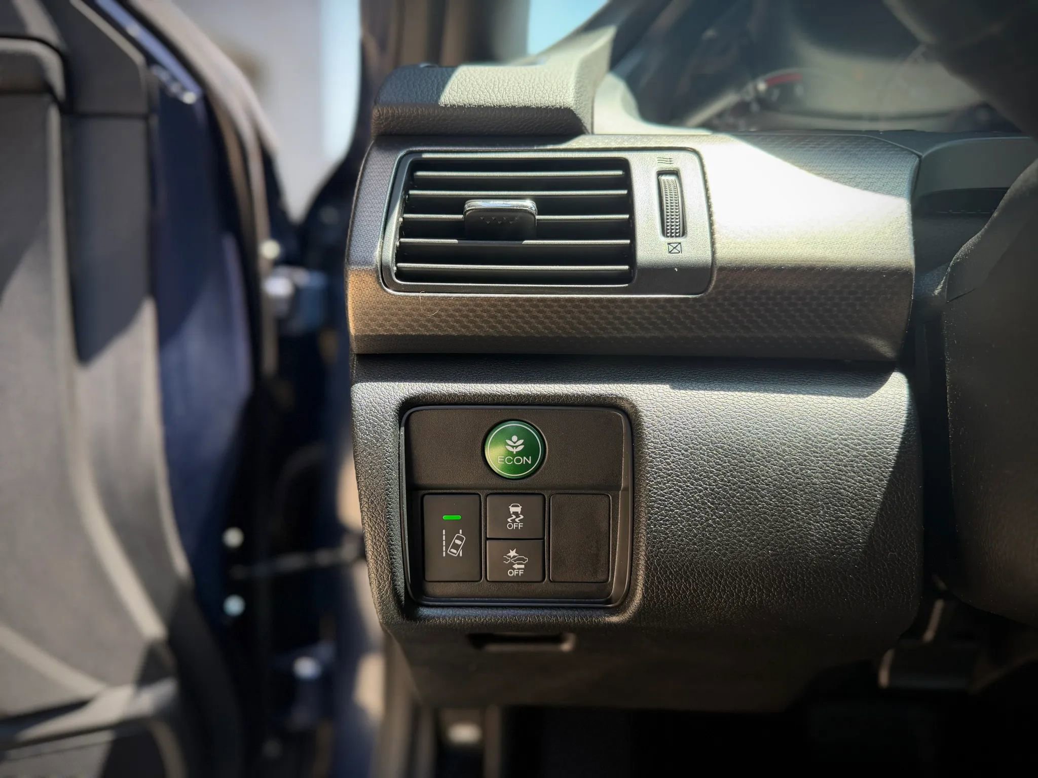 Used 2017 Honda Accord EX-L image 9