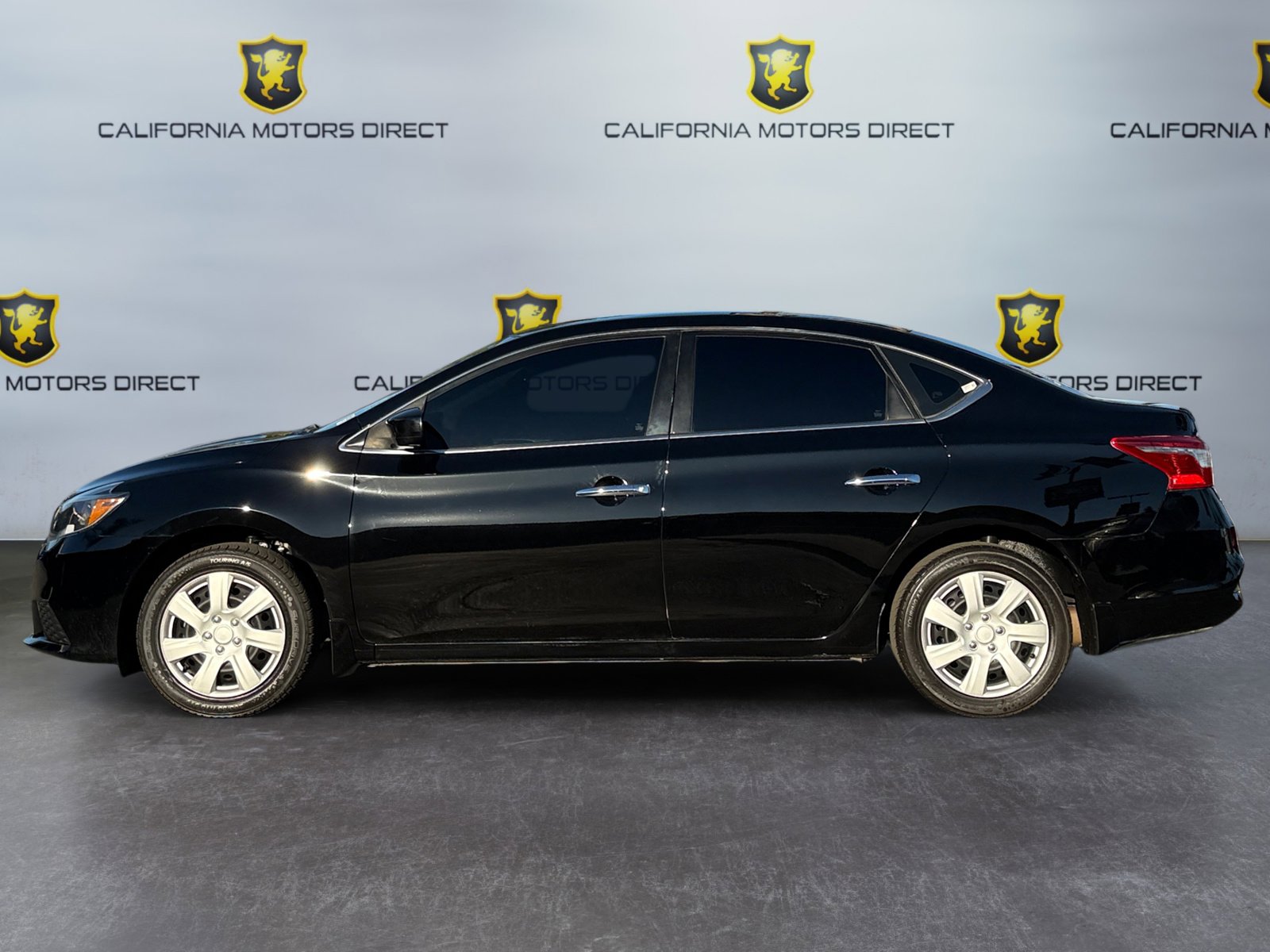Used 2016 Nissan Sentra S image 2