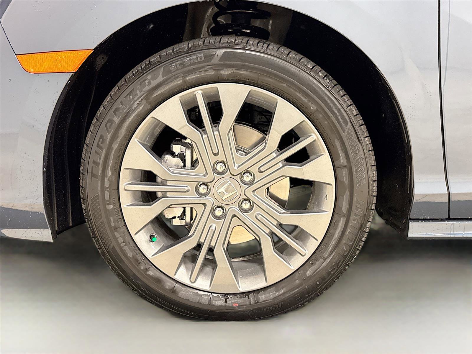 New 2026 Honda Odyssey Touring image 32