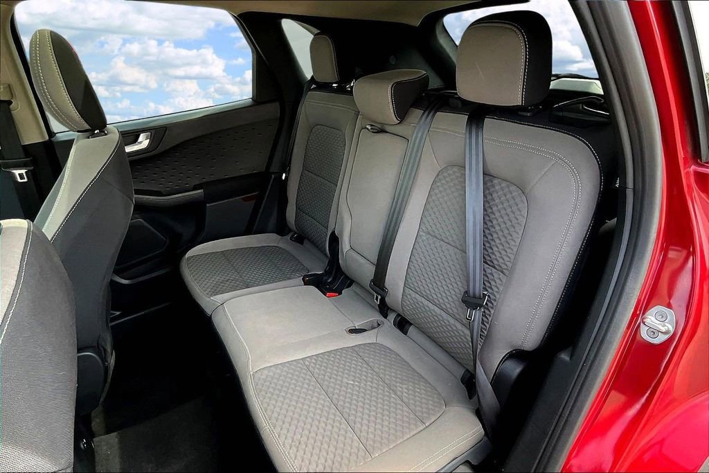 Used 2020 Ford Escape SE image 24