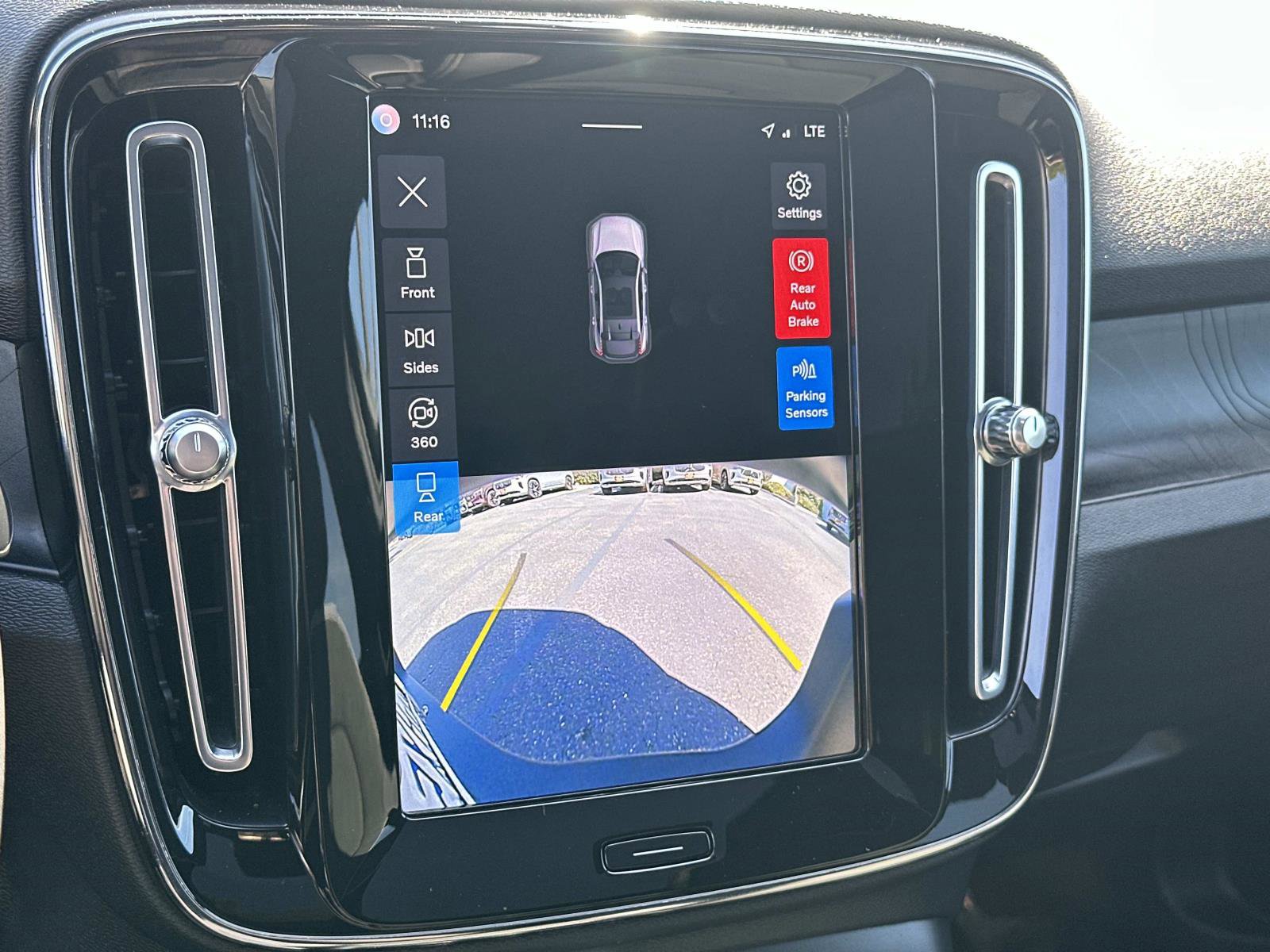 Certified 2023 Volvo C40 P8 Recharge Ultimate image 13