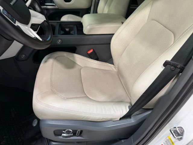 Used 2024 Land Rover Defender 130 S image 75