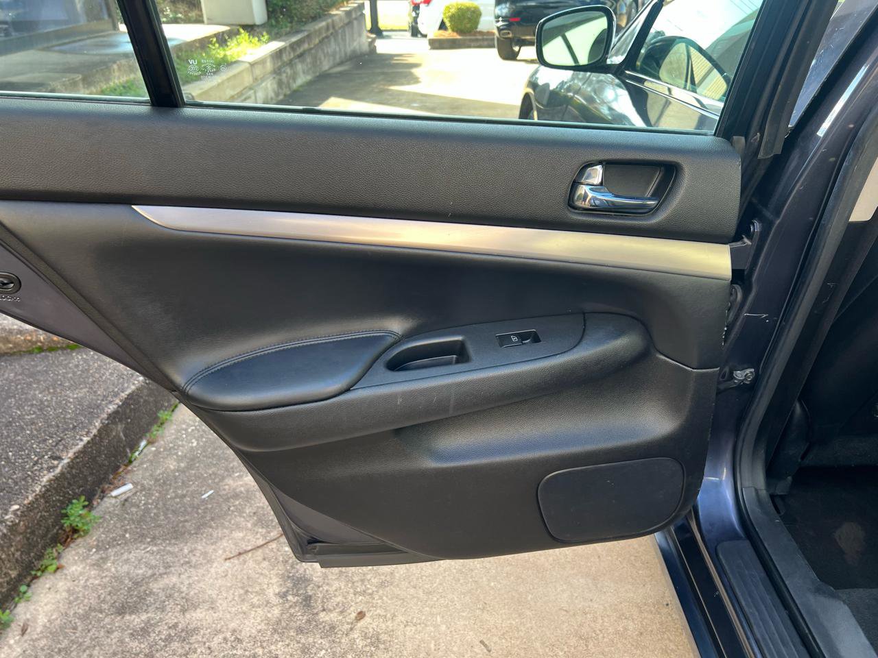 Used 2010 INFINITI G37 Journey w/ Premium Pkg image 24