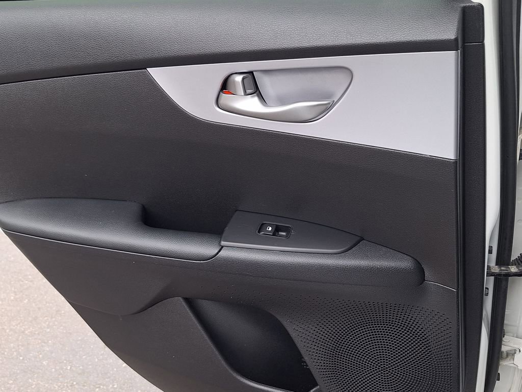 Used 2022 Kia Forte LXS image 12