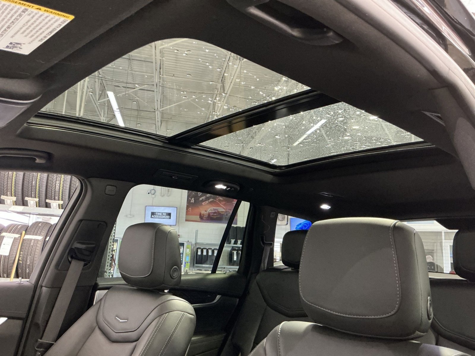 Used 2024 Cadillac XT6 Premium Luxury image 32