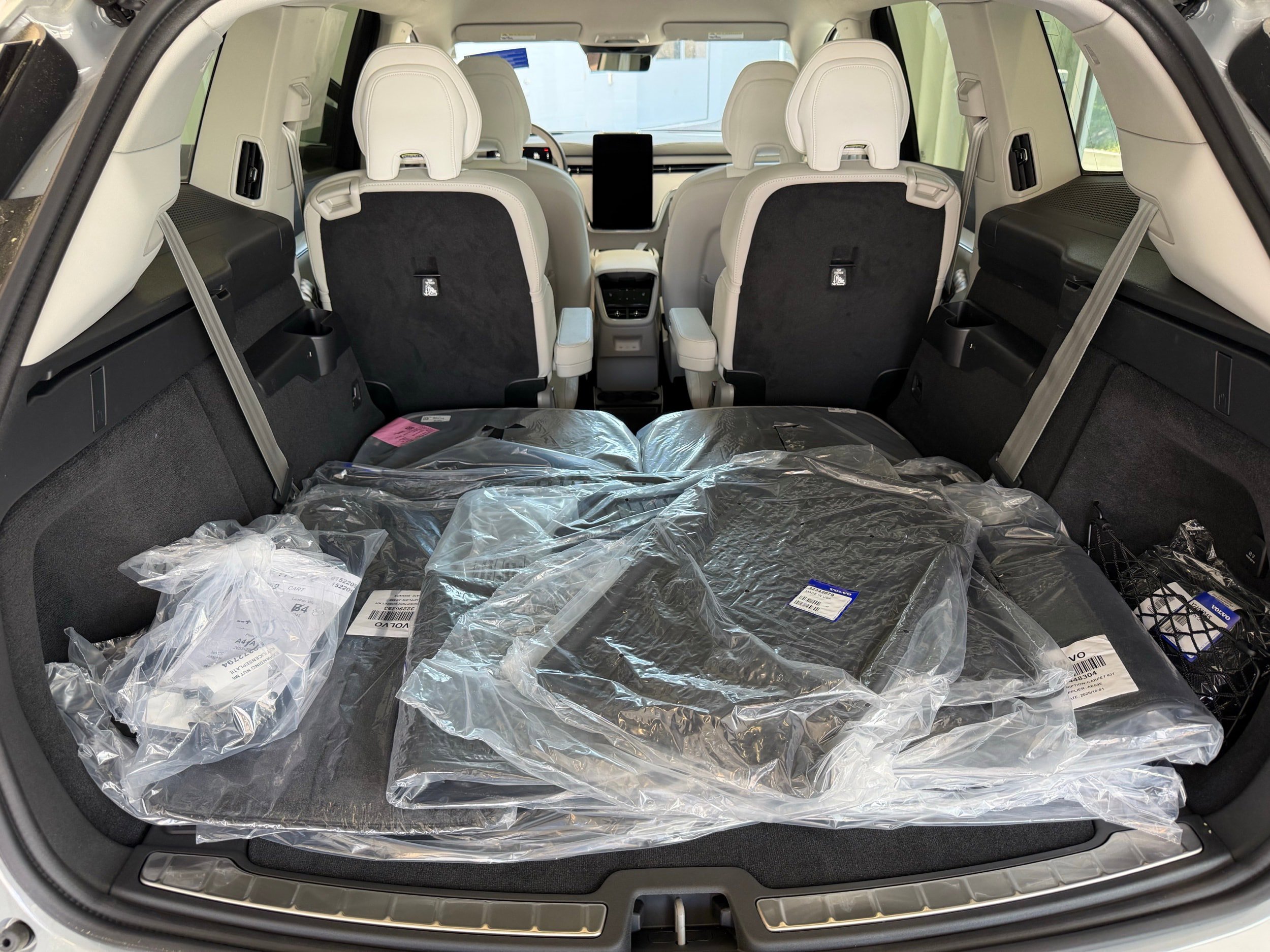 New 2026 Volvo EX90 Plus AWD/4WD image 24
