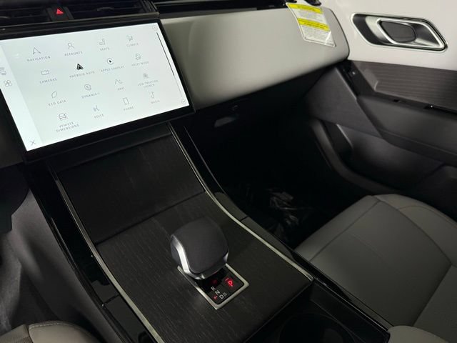 Certified 2026 Land Rover Range Rover Velar Dynamic SE AWD/4WD image 25