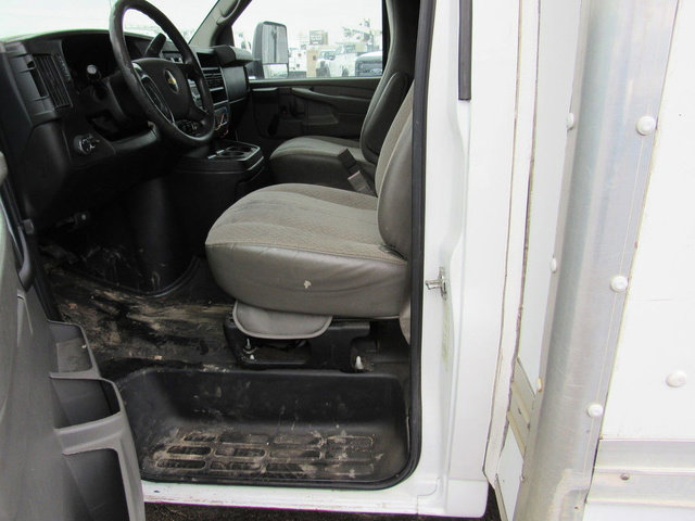 Used 2015 Chevrolet Express 4500 Extended RWD image 29