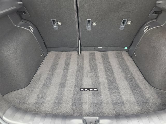 Used 2023 Nissan Kicks SR FWD image 32