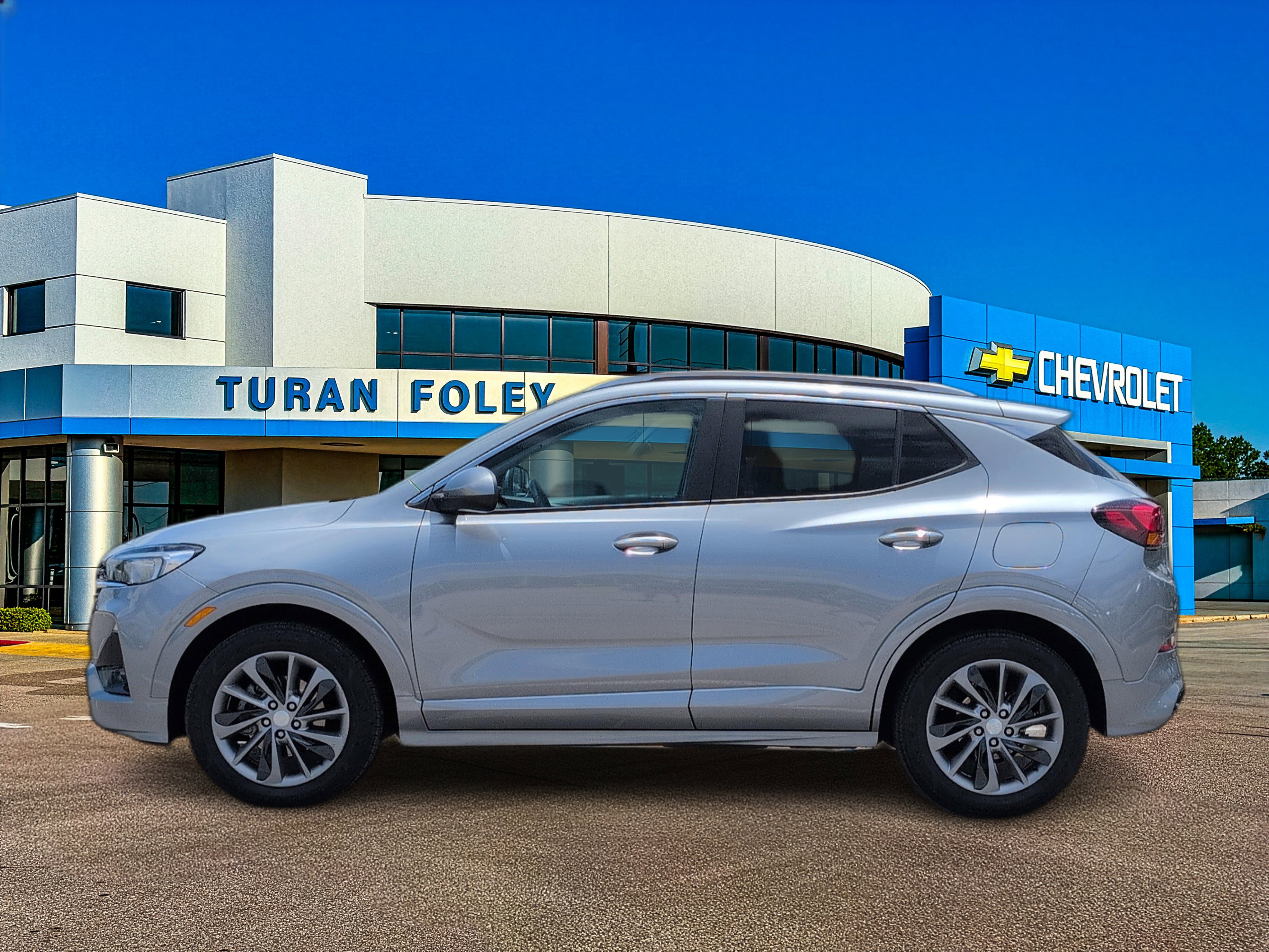 Used 2023 Buick Encore GX Select w/ Sport Touring Package FWD image 2