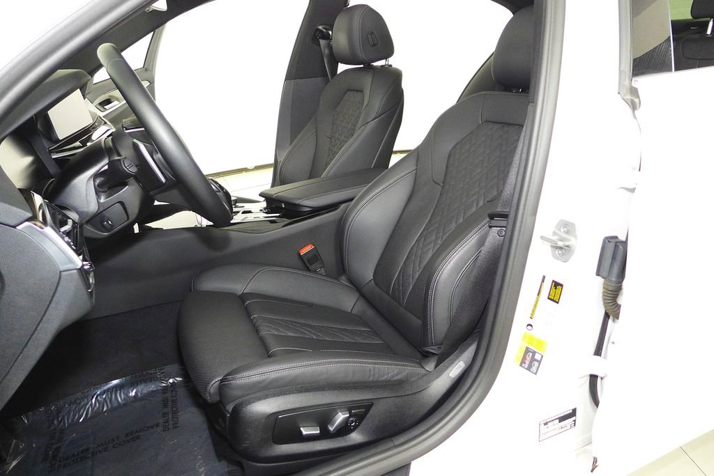 Certified 2022 BMW 530e w/ Convenience Package image 21