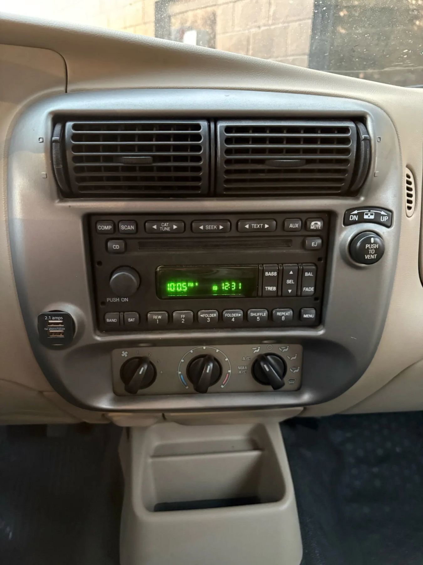 Used 2005 Ford Explorer Sport Trac XLS RWD image 25