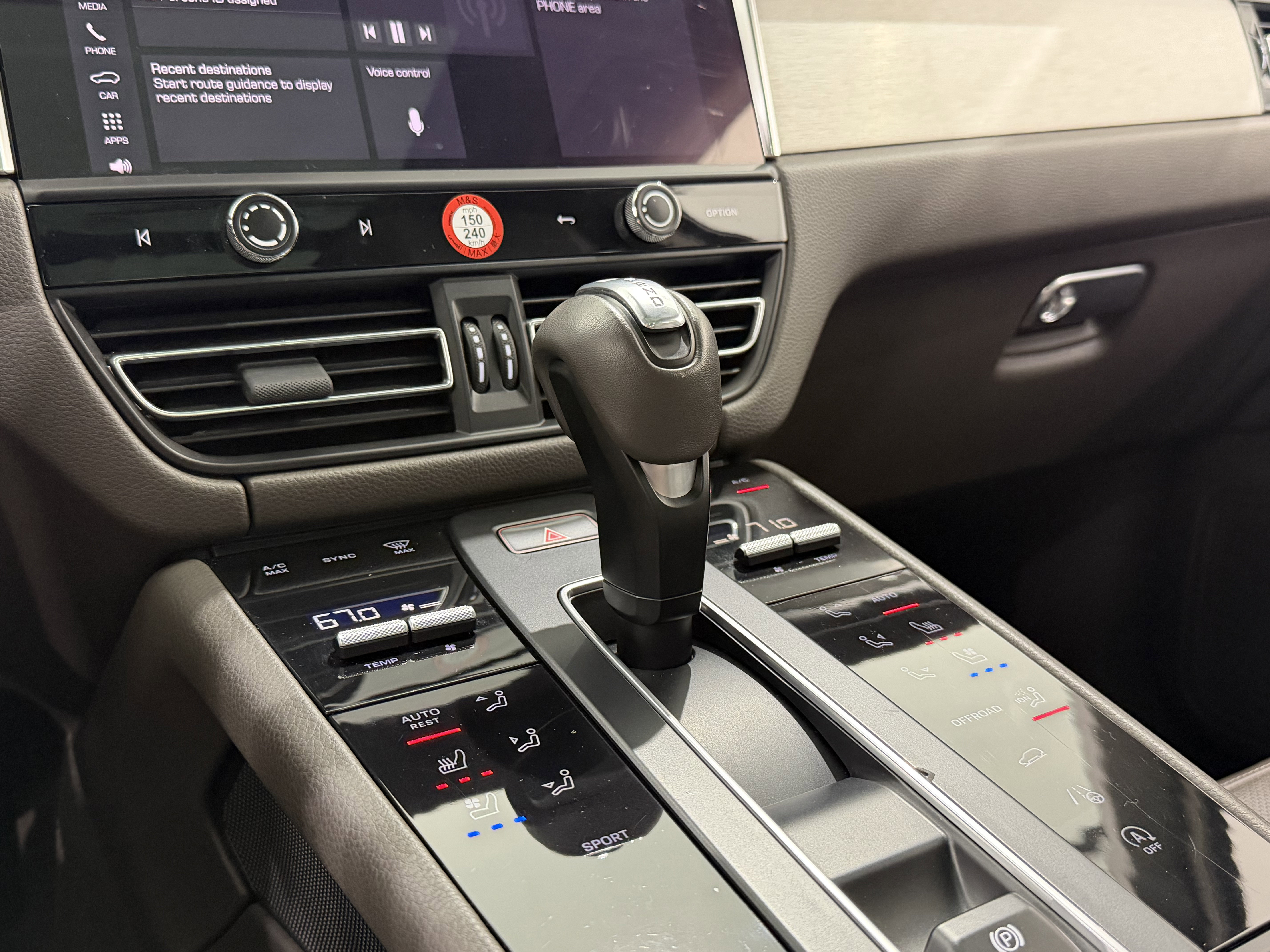 Certified 2023 Porsche Macan image 37