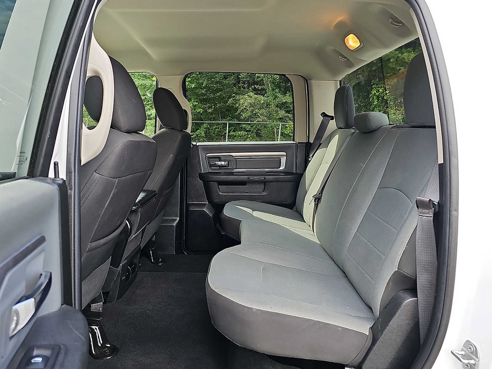 Used 2022 RAM 1500 Classic SLT AWD/4WD image 10