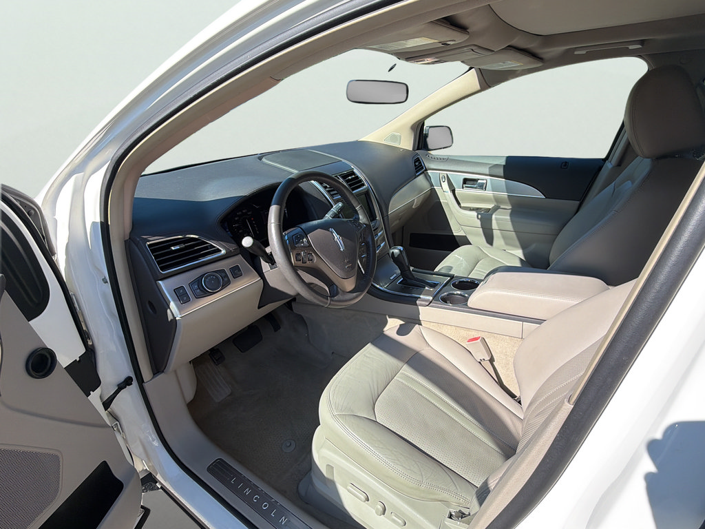 Used 2013 Lincoln MKX AWD image 10