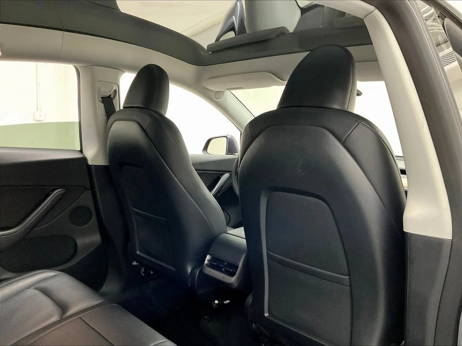 Used 2023 Tesla Model Y Long Range AWD/4WD image 46