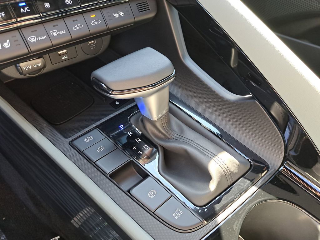 New 2025 Hyundai Elantra Limited image 26