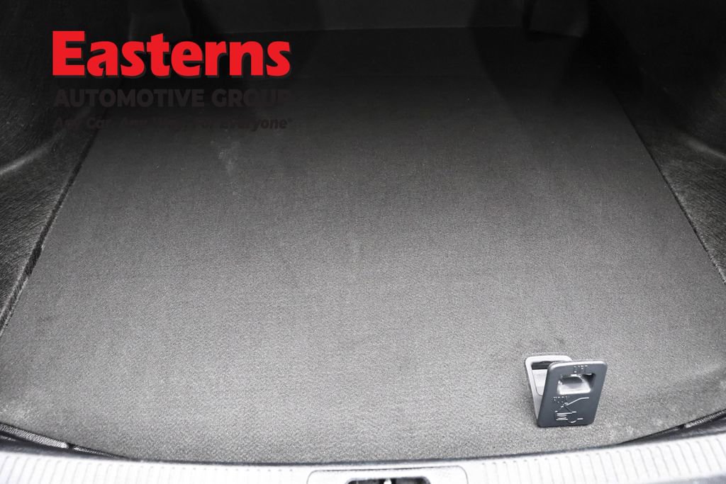 Used 2019 Toyota Camry LE FWD image 9