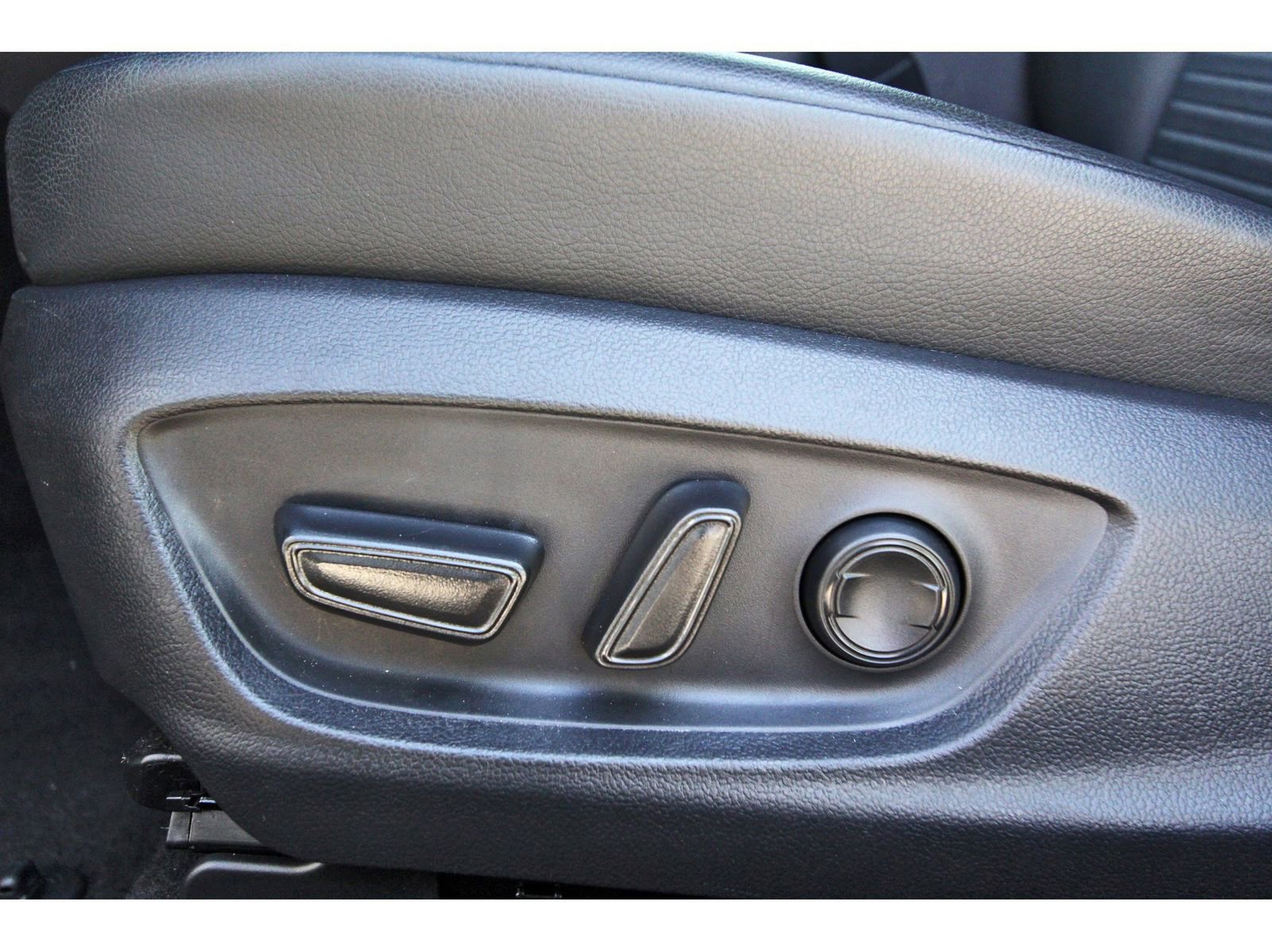 Used 2020 Toyota Camry SE image 28