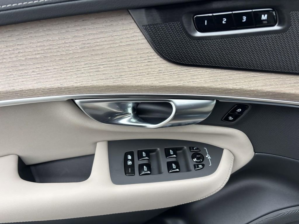 New 2026 Volvo XC90 B5 Plus image 13
