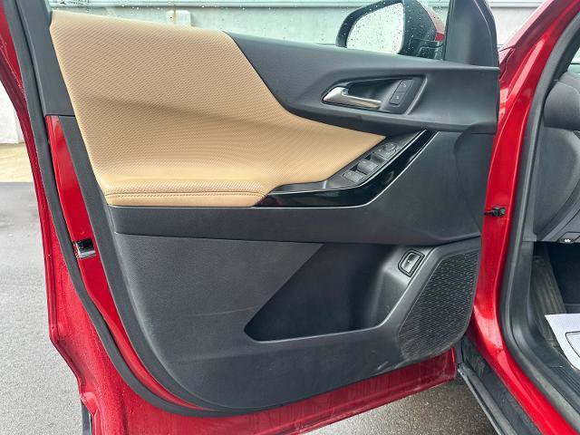 Used 2025 Chevrolet Equinox ACTIV w/ Safety and Technology Package image 14