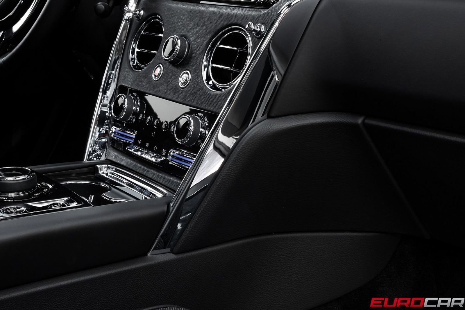 Used 2020 Rolls-Royce Cullinan AWD/4WD image 31