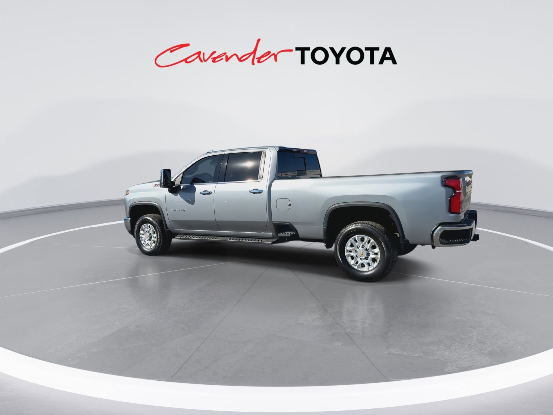 Used 2025 Chevrolet Silverado 3500 LTZ w/ LTZ Convenience Package AWD/4WD image 6
