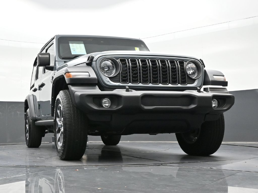 Used 2024 Jeep Wrangler Unlimited Sport AWD/4WD image 31