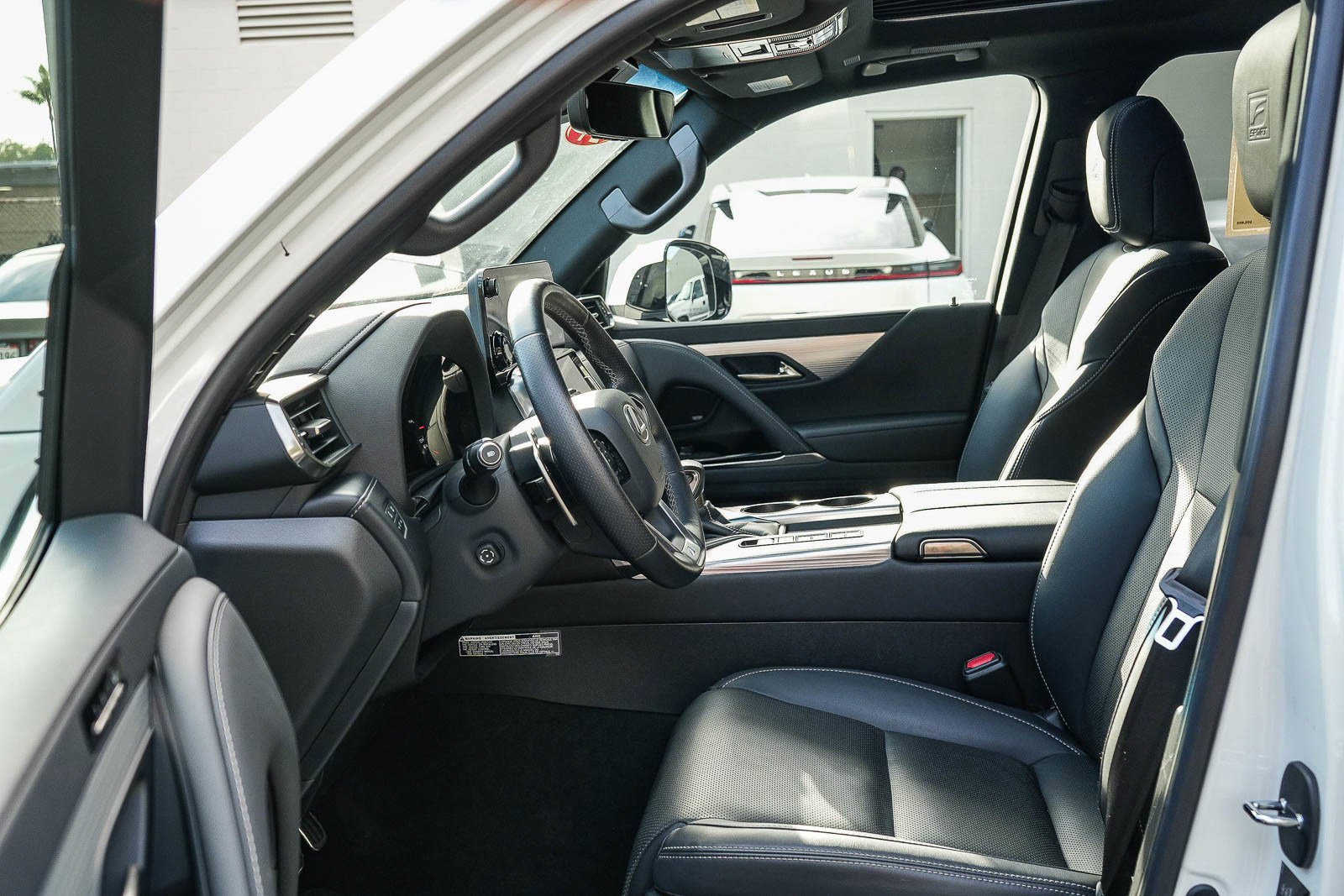 Used 2024 Lexus LX 600 F Sport image 18