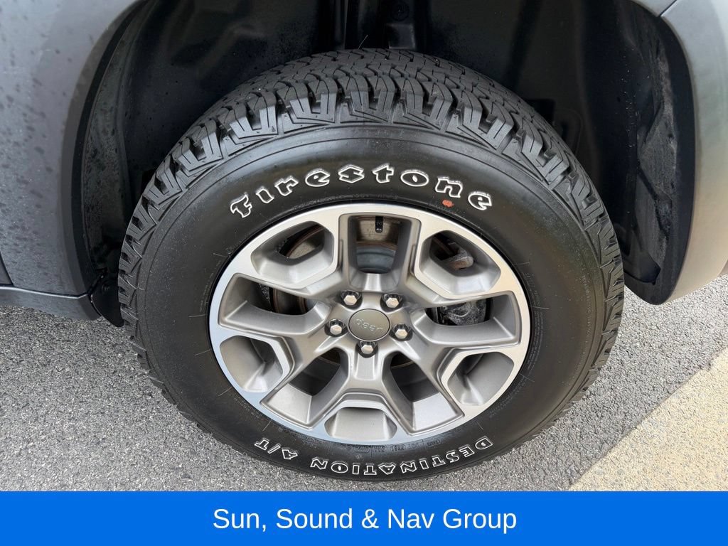 Used 2021 Jeep Cherokee Trailhawk w/ Sun, Sound & Nav Group AWD/4WD image 14