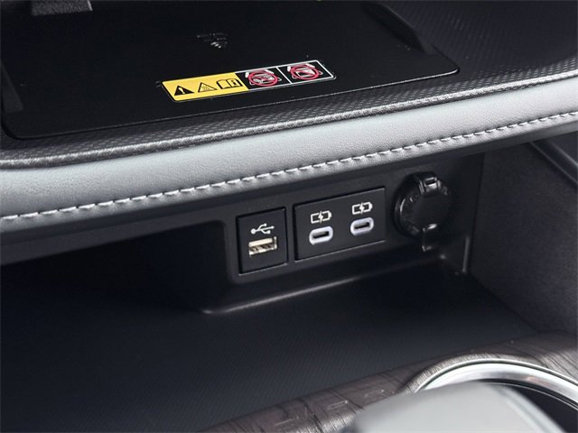 Certified 2025 Toyota Highlander Limited image 34