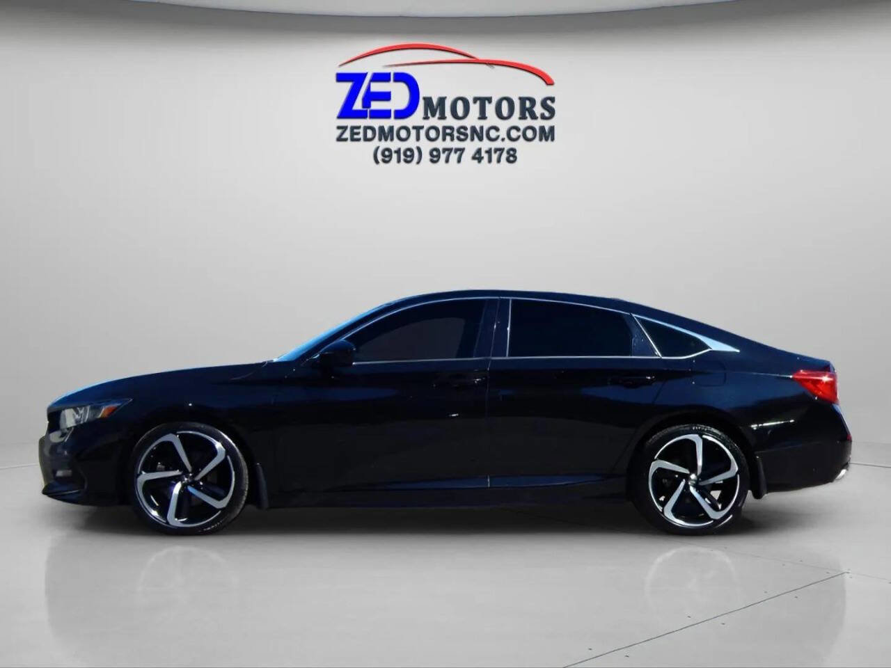 Used 2018 Honda Accord Sport image 8