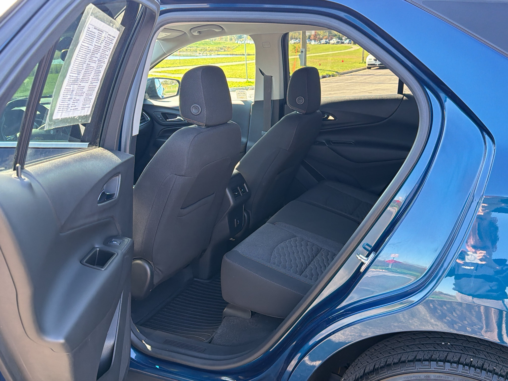 Used 2019 Chevrolet Equinox LT FWD image 32
