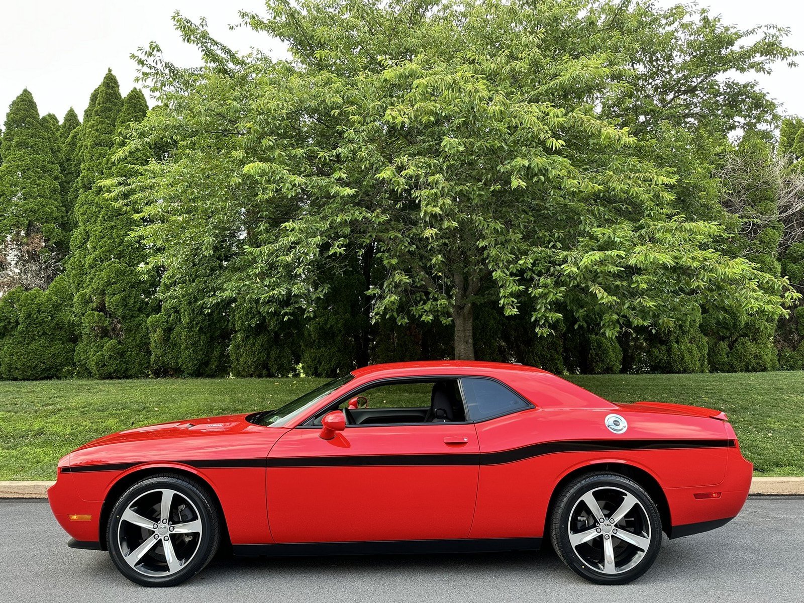 Used 2014 Dodge Challenger R/T w/ Electronics Convenience Group RWD image 32