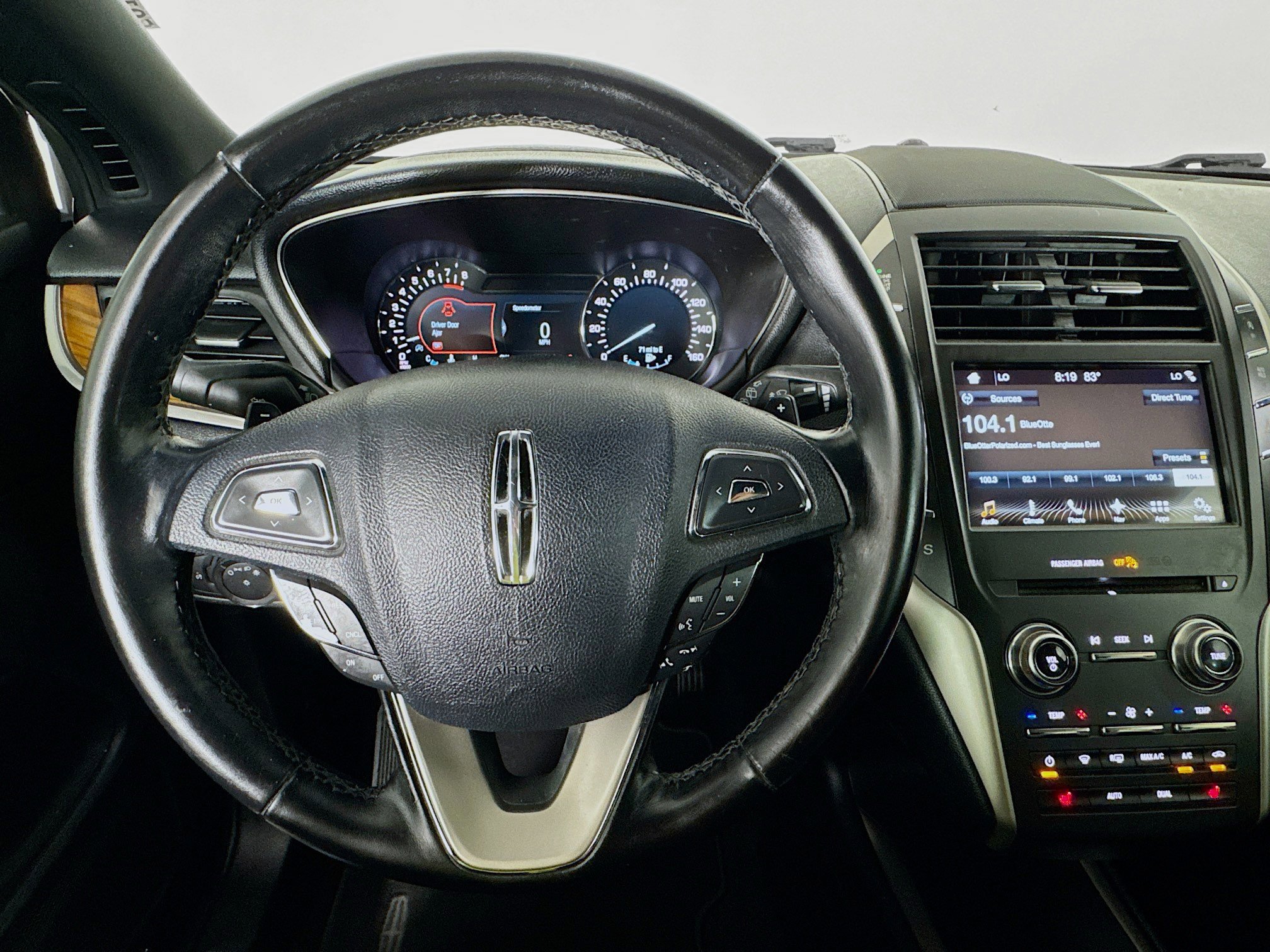 Used 2018 Lincoln MKC Select w/ Select Plus Package image 11