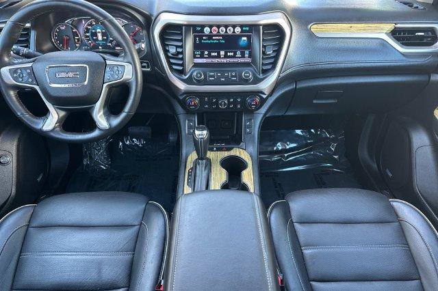 Used 2018 GMC Acadia Denali w/ Technology Package FWD image 14