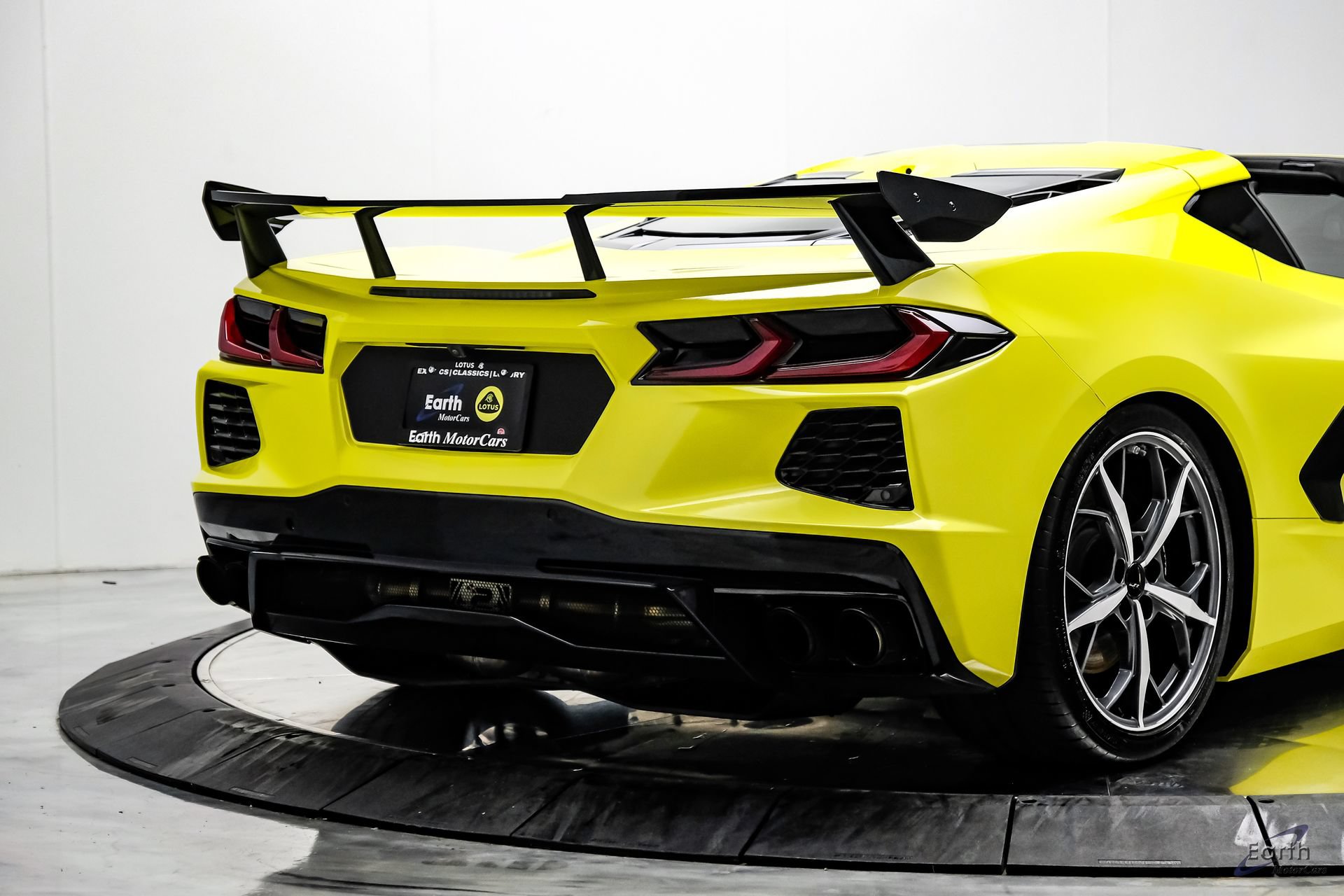 Used 2021 Chevrolet Corvette Stingray Premium Cpe w/ Z51 Performance Package RWD image 21
