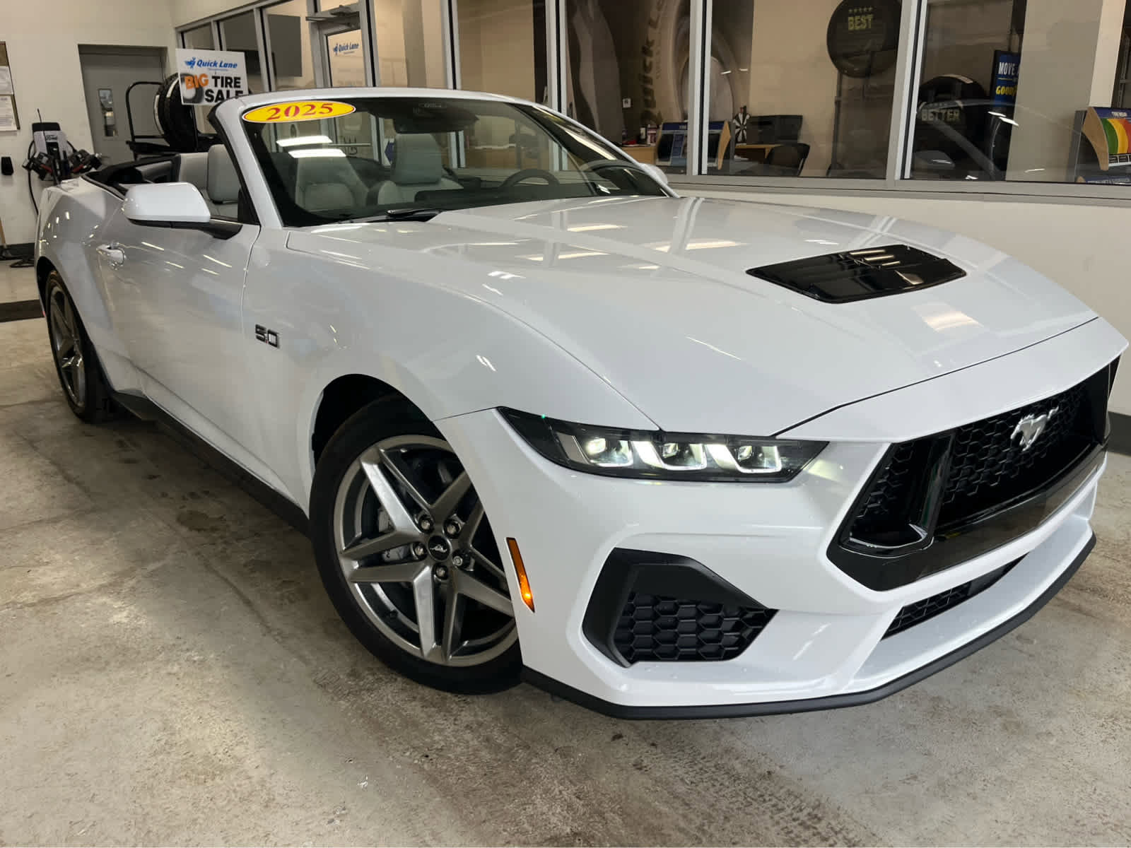 Used 2025 Ford Mustang GT Premium image 40